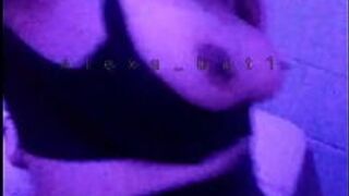 Симпатичная молодая девушка трахается со своим соседом по комнате (она не хочет анала) Богатый минет, пока он не кончит ей в рот - порно видео