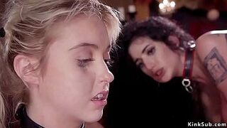 Горячие крошки сосут и трахаются в оргии - порно видео