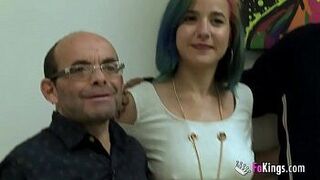 Уродливый отчим и пасынок доказывают Амаре, что порно не всегда легко - порно видео