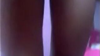 Молодая девушка танцует голый фанк - порно видео