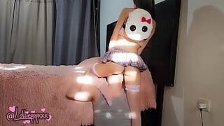 Миниатюрная возбужденная крошка после школы просит поесть во влагалище - порно видео