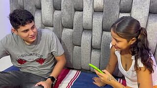 Я трахаю свою младшую сводную сестру и показываю ей, что я не гей - порно видео