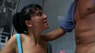 Бей это в задницу - порно видео